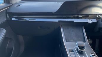 Omoda 5 1.6 TGDI Comfort 5dr - Mobile Phone Wireless Charging Pad