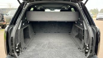 Land Rover Range Rover 3.0 D300 HSE 4dr Auto With Heated and Cooled Seats and Head-up D