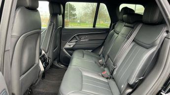 Land Rover Range Rover 3.0 D300 HSE 4dr Auto With Heated and Cooled Seats and Head-up D