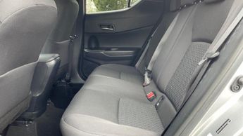 Toyota CHR 1.8 Hybrid Design 5dr CVT