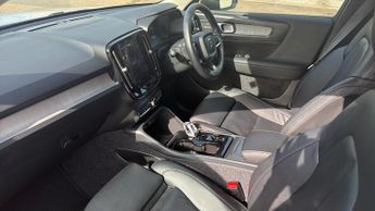 Volvo XC40 2.0 B3P Ultra Dark 5dr Auto with Adaptive Cruise  Apple CarPlay 