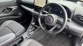 Toyota Yaris 1.5 Hybrid 130 Premiere Edition 5dr Auto with Rear Camera  Heads