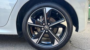 Toyota Yaris 1.5 Hybrid 130 Premiere Edition 5dr Auto with Rear Camera  Heads
