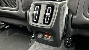 Volvo XC40 2.0 T5 First Edition 5dr AWD Geartronic With Heated Front and Re