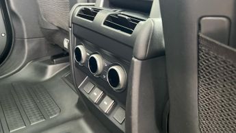 Land Rover Defender 3.0 D300 X-Dynamic SE 110 5dr Auto (7 Seat)