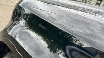 Land Rover Defender 3.0 D300 X-Dynamic SE 110 5dr Auto (7 Seat)