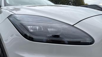 Jaguar E-PACE 1.5 P300e R-Dynamic SE 5dr Auto