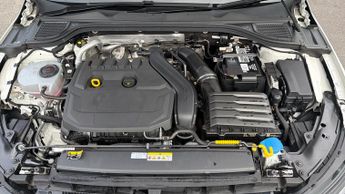 Volkswagen Golf 1.5 eTSI 150 Life 5dr DSG