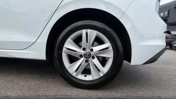 Volkswagen Golf 1.5 eTSI 150 Life 5dr DSG