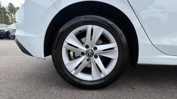 Volkswagen Golf 1.5 eTSI 150 Life 5dr DSG