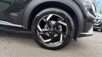 Nissan Juke 1.6 Hybrid N-Connecta 5dr Auto
