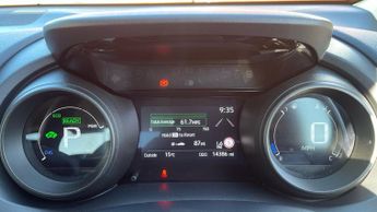 Toyota Yaris 1.5 Hybrid Design 5dr CVT