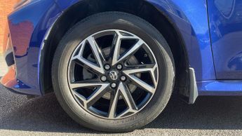 Toyota Yaris 1.5 Hybrid Design 5dr CVT