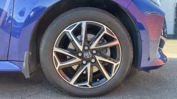 Toyota Yaris 1.5 Hybrid Design 5dr CVT
