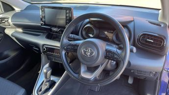 Toyota Yaris 1.5 Hybrid Design 5dr CVT