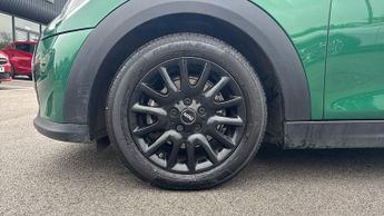 Mini Hatch 1.5 Cooper Classic Premium 5dr Auto