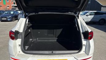 Vauxhall Grandland 1.2 Turbo Ultimate 5dr Auto (Front/Rear Parking Sensors)(Lane As