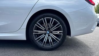 BMW 3 Series 320d xDrive M Sport 5dr Step Auto (Comfort Pack)(Head Up Display