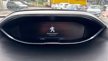 Peugeot 5008 1.2 PureTech Allure 5dr EAT8 (Navigation)(Rear Camera)(Cruise Co