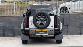 Land Rover Defender 3.0 D300 X-Dynamic SE 110 5dr Auto