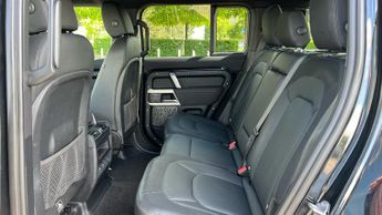 Land Rover Defender 3.0 D250 X-Dynamic SE 110 5dr Auto With Heated Front Seats and 3