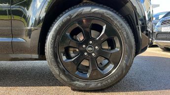 Land Rover Defender 3.0 D250 X-Dynamic SE 110 5dr Auto With Heated Front Seats and 3