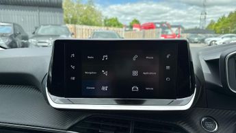 Peugeot 208 1.2 PureTech 100 Allure Premium + 5dr EAT8 (Rear Parking Camera)