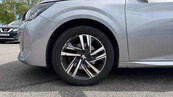 Peugeot 208 1.2 PureTech 100 Allure Premium + 5dr EAT8 (Rear Parking Camera)