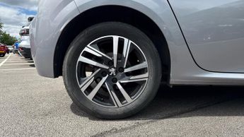 Peugeot 208 1.2 PureTech 100 Allure Premium + 5dr EAT8 (Rear Parking Camera)