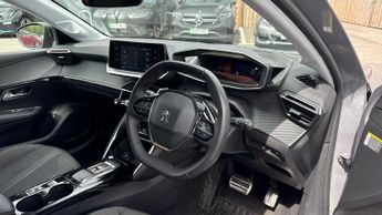 Peugeot 208 1.2 PureTech 100 Allure Premium + 5dr EAT8 (Rear Parking Camera)