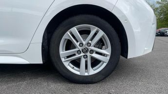 Toyota Corolla 1.8 VVT-i Hybrid Icon Tech 5dr CVT