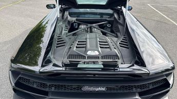 Lamborghini Huracan 5.2 V10 610 2dr Auto