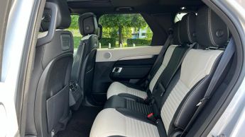 Land Rover Discovery 3.0 D300 R-Dynamic SE 5dr Auto With Heated Seats and Fixed Panor