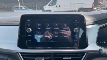 Volkswagen T Roc 1.5 TSI Life 5dr DSG (Navigation)(Park Assist)(Dual Zone Climate