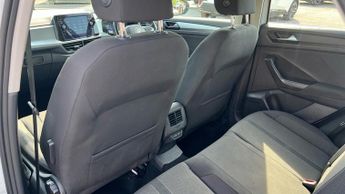 Volkswagen T Roc 1.5 TSI Life 5dr DSG (Navigation)(Park Assist)(Dual Zone Climate