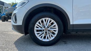 Volkswagen T Roc 1.5 TSI Life 5dr DSG (Navigation)(Park Assist)(Dual Zone Climate