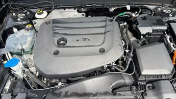 Volvo XC40 2.0 B3P Plus Dark 5dr Auto (Navigation)(Cruise Control/Speed Lim