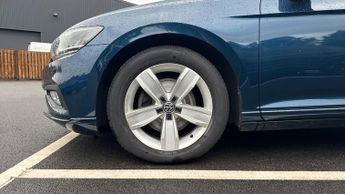 Volkswagen Passat 1.6 TDI SE 5dr DSG (Front/Rear Parking Sensors)(LED Headlights)