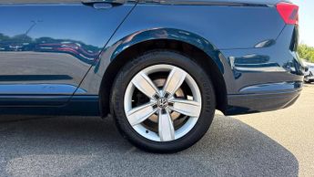Volkswagen Passat 1.6 TDI SE 5dr DSG (Front/Rear Parking Sensors)(LED Headlights)