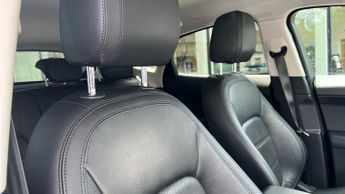 Jaguar E-PACE P250 S Configurable Ambient Interior Lighting Privacy glass
