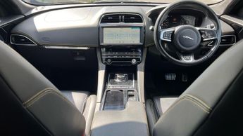 Jaguar F-PACE 2.0 (300) 300 Sport 5dr Auto AWD With Sliding Panoramic Roof and
