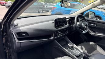 Nissan Qashqai 1.3 DiG-T MH 158 N-Connecta 5dr Xtronic (Panoramic Glass Roof)(3
