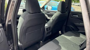 Nissan Qashqai 1.3 DiG-T MH 158 N-Connecta 5dr Xtronic (Panoramic Glass Roof)(3