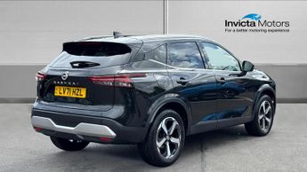 Nissan Qashqai 1.3 DiG-T MH 158 N-Connecta 5dr Xtronic (Panoramic Glass Roof)(3