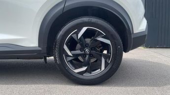 Nissan Juke 1.0 DiG-T 114 N-Connecta 5dr DCT