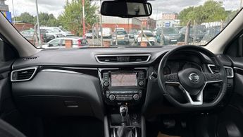Nissan Qashqai 1.3 DiG-T 160 (157) N-Connecta 5dr DCT (Panoramic Glass Roof)(36