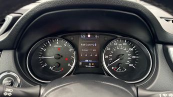 Nissan Qashqai 1.3 DiG-T 160 (157) N-Connecta 5dr DCT (Panoramic Glass Roof)(36