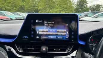 Toyota CHR 1.8 Hybrid Dynamic 5dr CVT (Front/Rear Parking Sensors)(Navigati