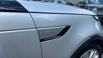 Land Rover Discovery 3.0 SDV6 HSE Luxury 5dr Auto With Climate Seats and Sliding Pano