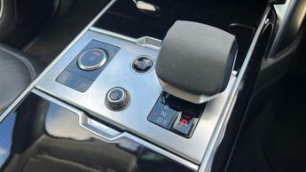 Land Rover Range Rover 3.0 D350 HSE 4dr Auto With Sliding Panoramic Roof and Head-up Di
